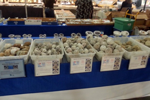Tubs full of geodes that you can have opened onsite.