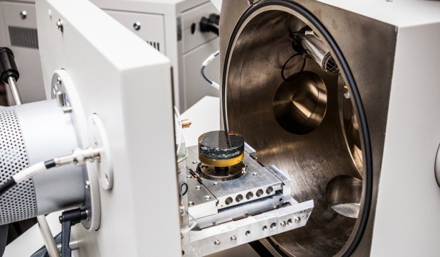 A close up view of a sample inside a SEM (Scanning Electron Microscope).