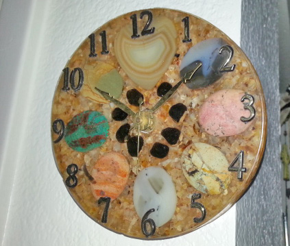 mineral clock with agates and apache tears