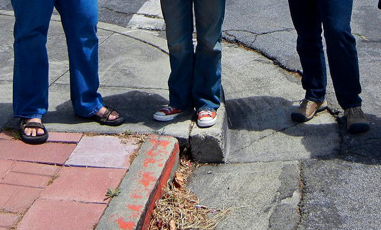 hayward fault curb 2012 with people standing on top