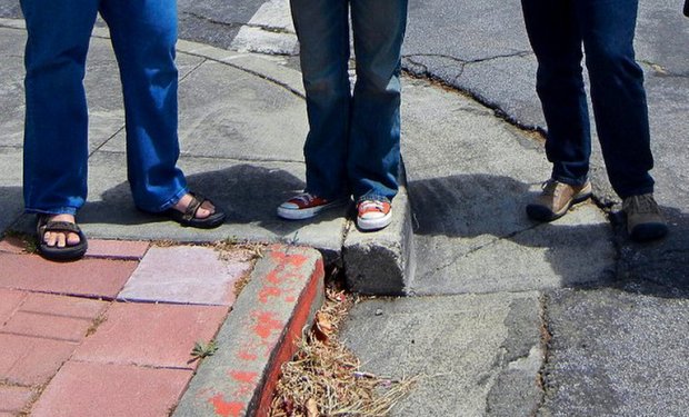 hayward fault curb 2012 with people standing on top