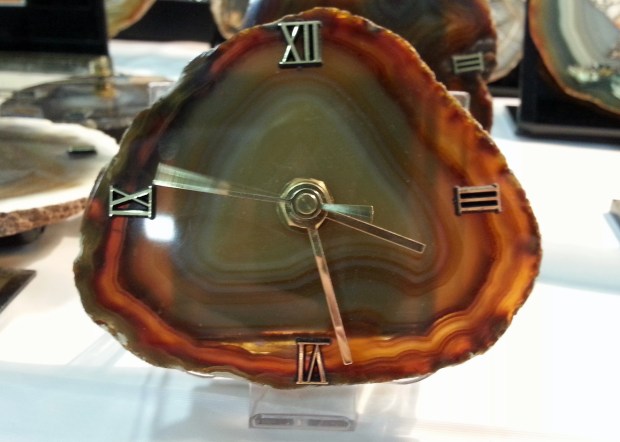 clock craft made from agate slab