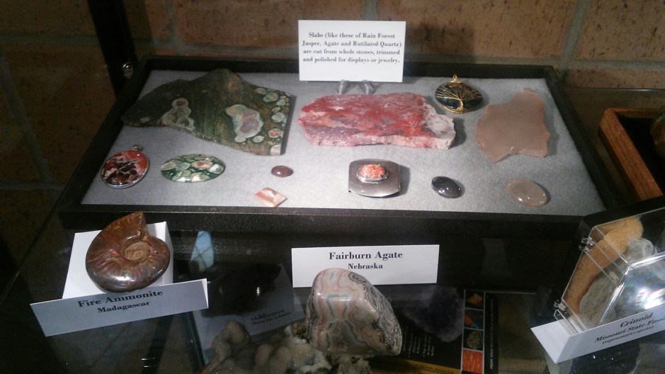 Rock and mineral specimens, slabs, cut and polished cabochons